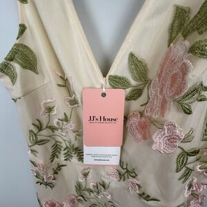 NEW dress sz S Embroidered Vneck sleeveles tule sheath  lace flowers J.J's House